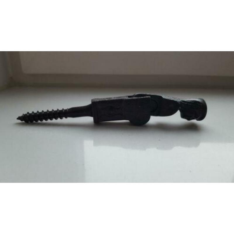 IJzeren luiken houders.. antiek 27 stuks