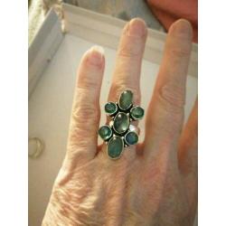 Prachtige handgemaakte 925z ring met blauw topaas maat 17