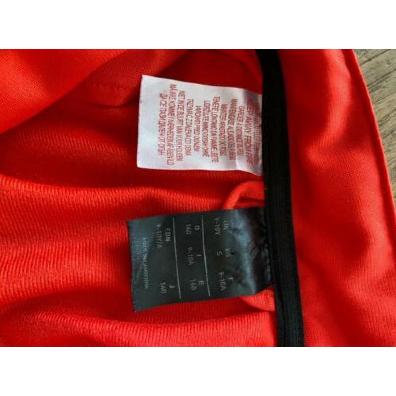 Adidas trainingspak in maat 140