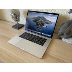 Macbook Pro 15" TouchBar 2017 2.7 I7 16GB+512 SSD