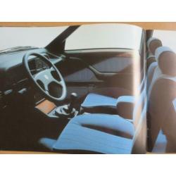 luxe folder Lancia Thema uit 1988 met oa Turbo 16V en i.e.