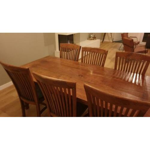 Teakhouten eettafel met 6 bijpassende stoelen