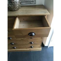 Antiek houten kast