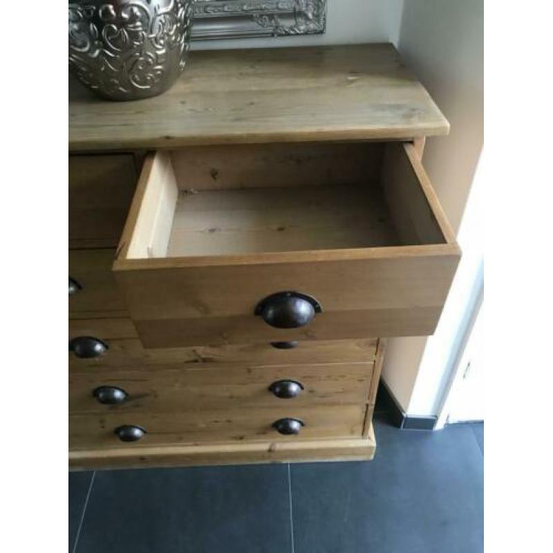 Antiek houten kast