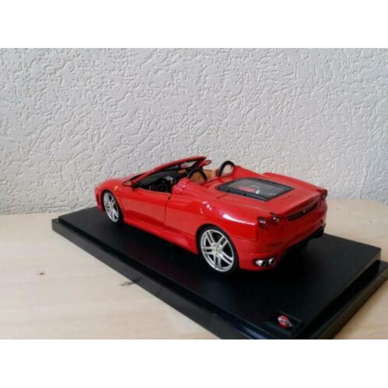 Hotwheels/ Hot wheels Ferrari F430 Spider rood 1:18
