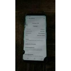 Samsung galaxy S8 met barsten met lader