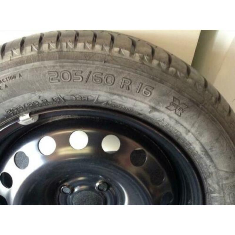 1 velg met band nieuw 16" inch