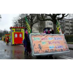 Straatshow carnaval – kastelen karren - rijdende wagen