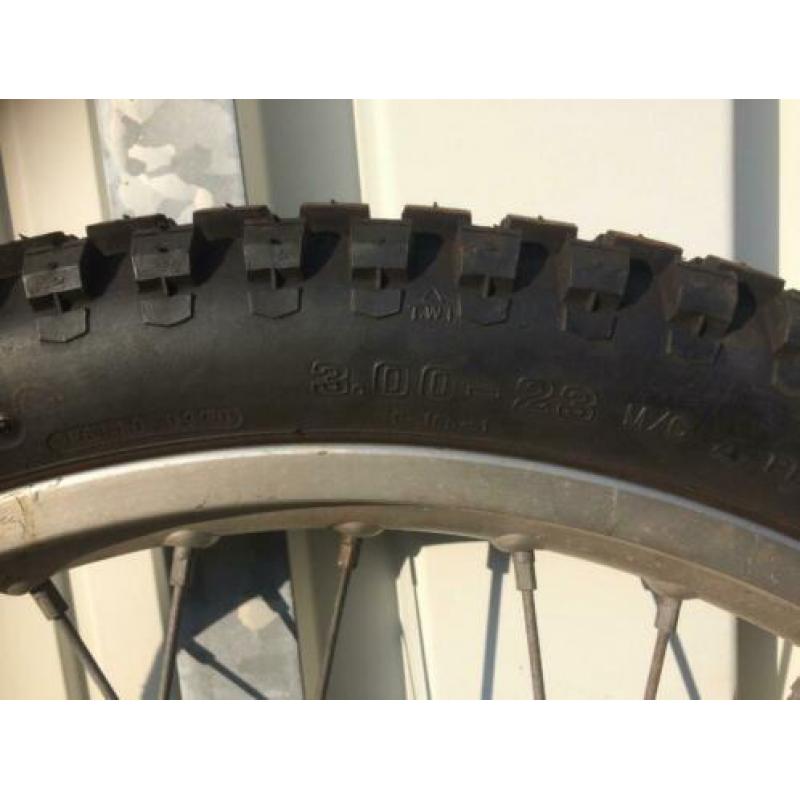 Voorwiel 23inch honda cr?