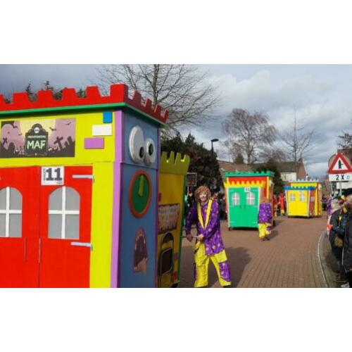 Straatshow carnaval – kastelen karren - rijdende wagen
