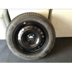 1 velg met band nieuw 16" inch