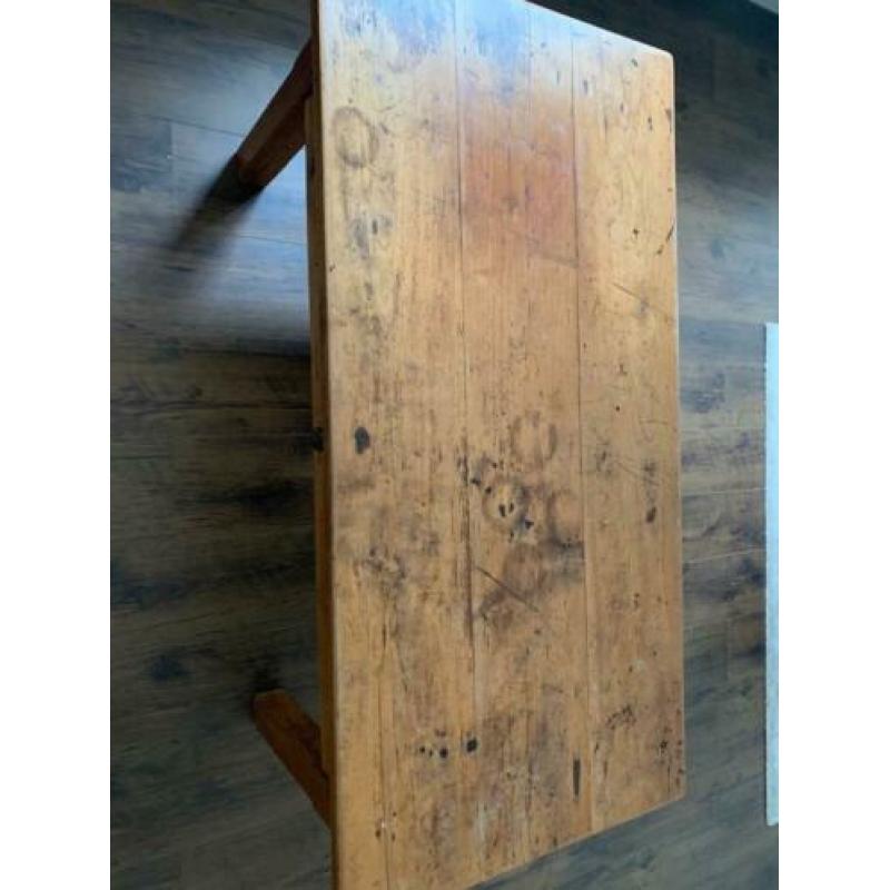 tafel voor in de woonkamer
