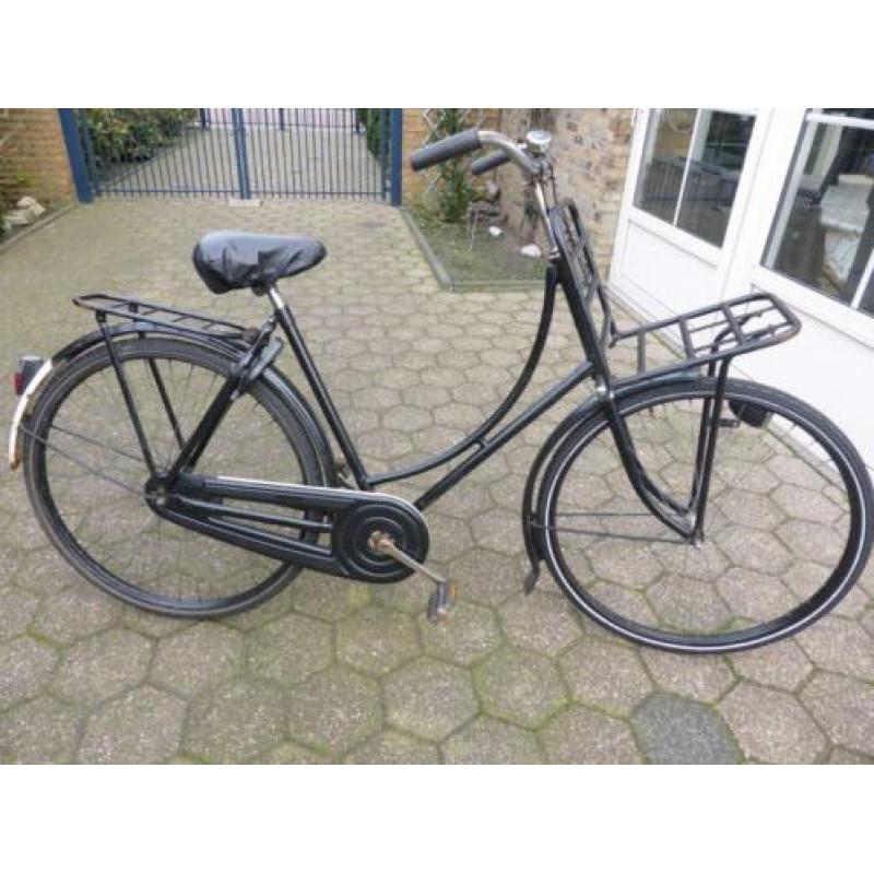 Omafiets Gazelle 28x11/2 met baggagerek voorop.