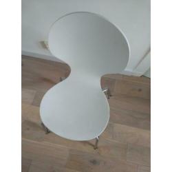 6 Praktische eetkamerstoelen vlinderstoel metalen poten wit