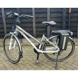 Giant hybrid cycling technology E-bike met uitneembare accu