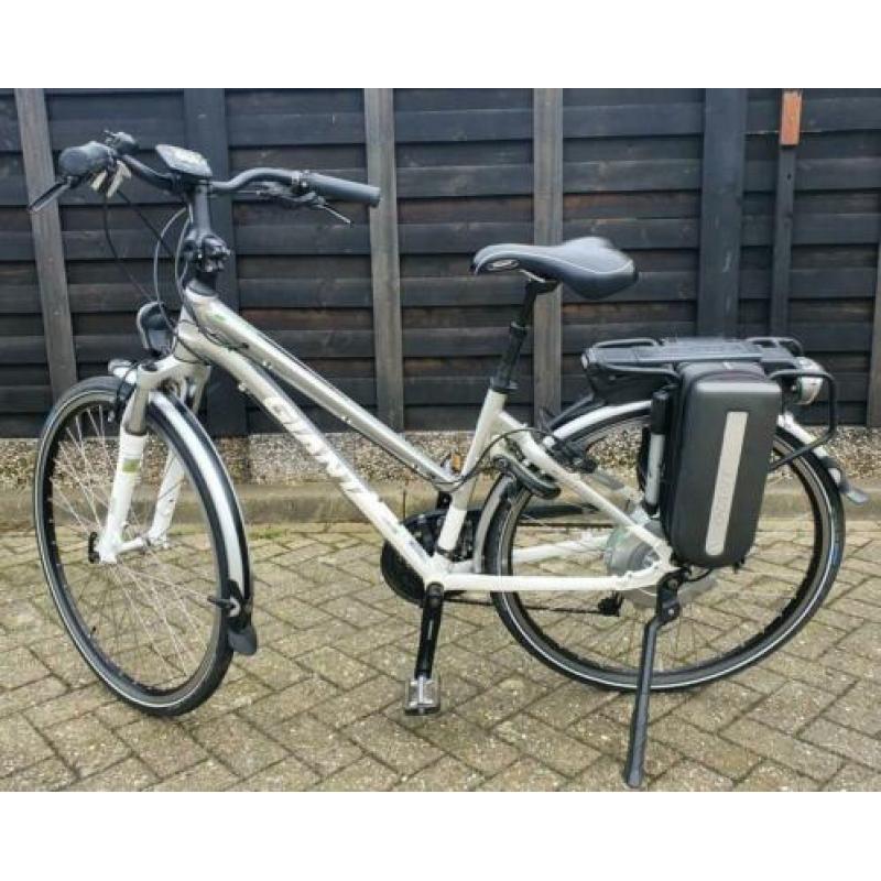 Giant hybrid cycling technology E-bike met uitneembare accu