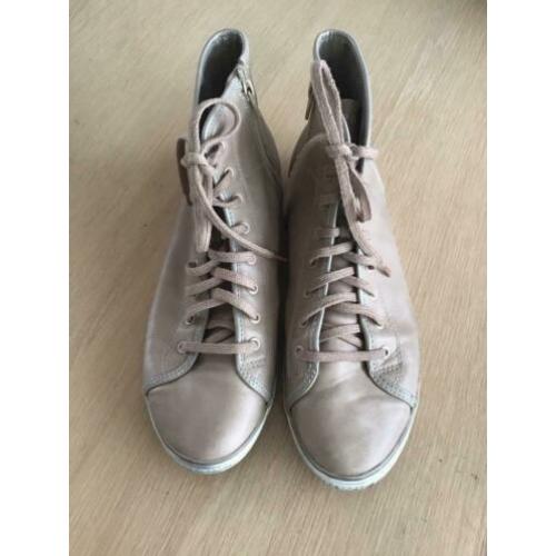 SCHOENEN van ESPRIT net 41