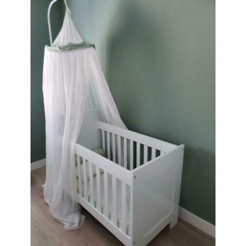 Babykamer hoogglans wit greeploos