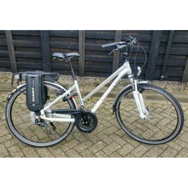 Giant hybrid cycling technology E-bike met uitneembare accu