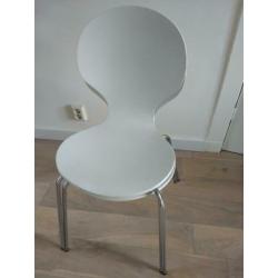 6 Praktische eetkamerstoelen vlinderstoel metalen poten wit