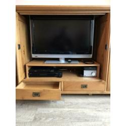 Dressoir / tv kast met inschuifdeuren en veel opbergruimte