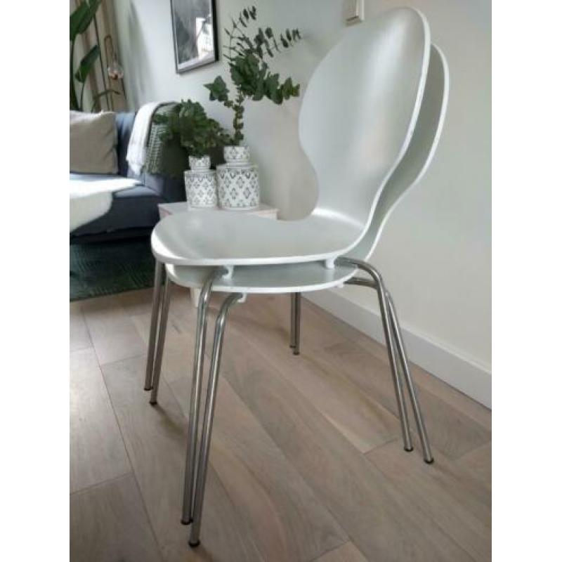 6 Praktische eetkamerstoelen vlinderstoel metalen poten wit
