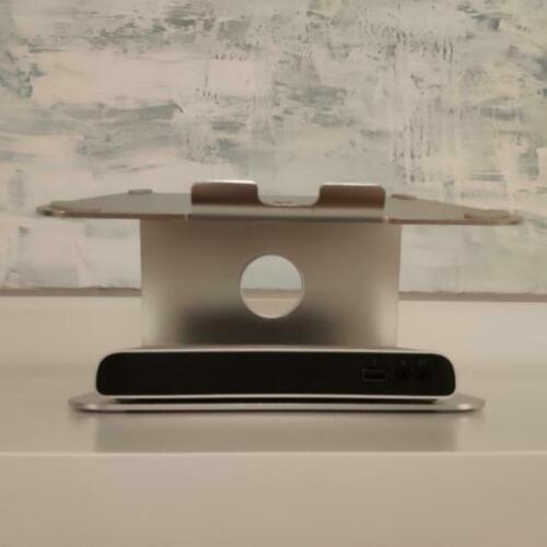 Elgato Thunderbolt 3 Docking Station + Laptop stand