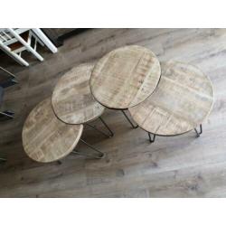 Salontafels/bijzettafels hout met stalen poten