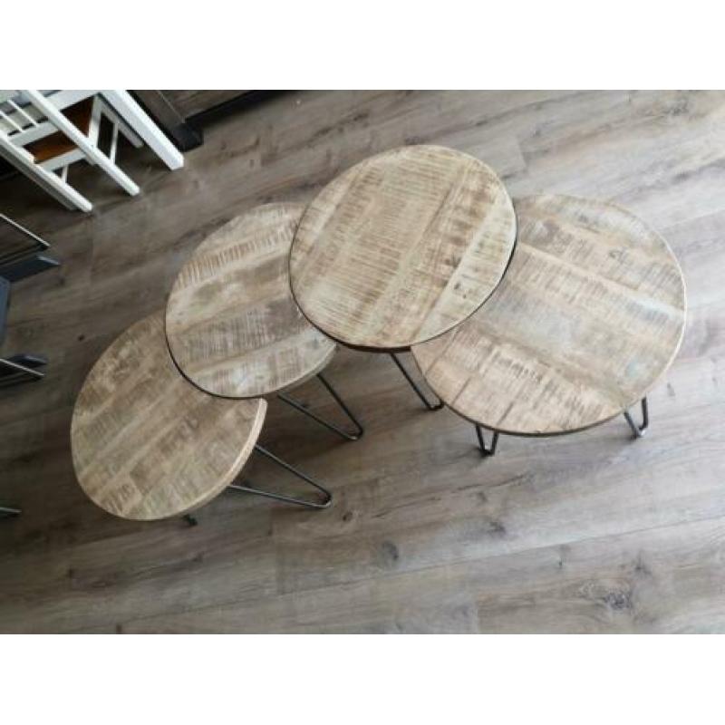 Salontafels/bijzettafels hout met stalen poten