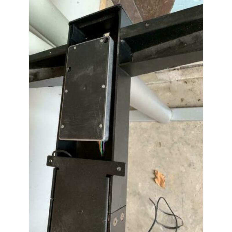 Bureau elektrisch in hoogte verstelbaar 180 x 90