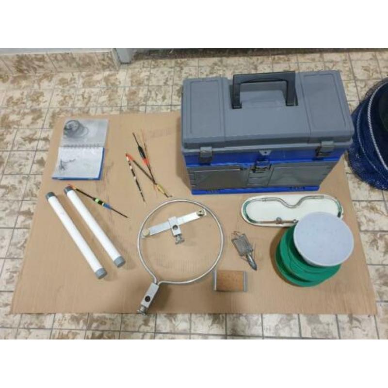 Vis kist met diverse accessoires