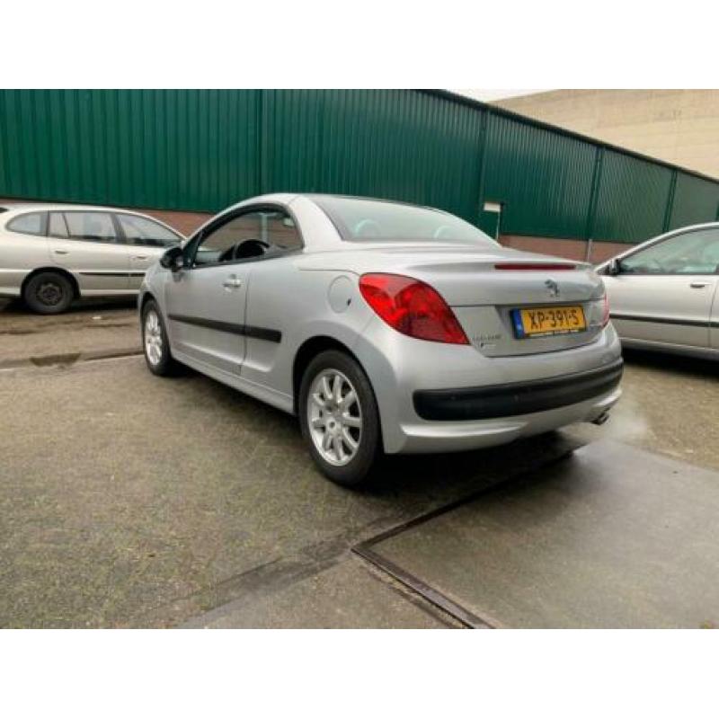 Peugeot 207 CC 1.6 VTi