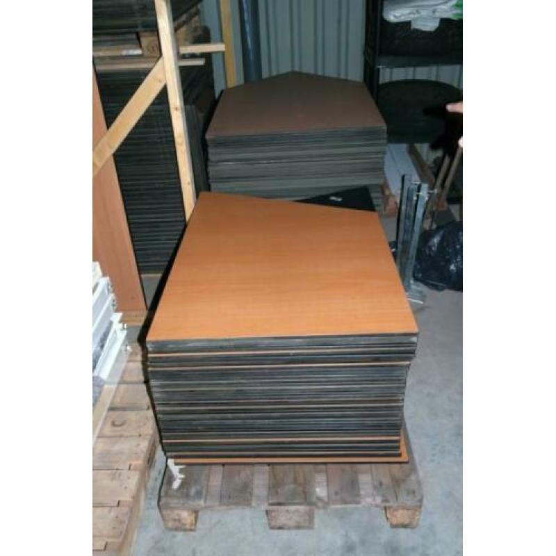 TRESPA plaatjes met punt (rechte stuk 75x75cm) €9,50