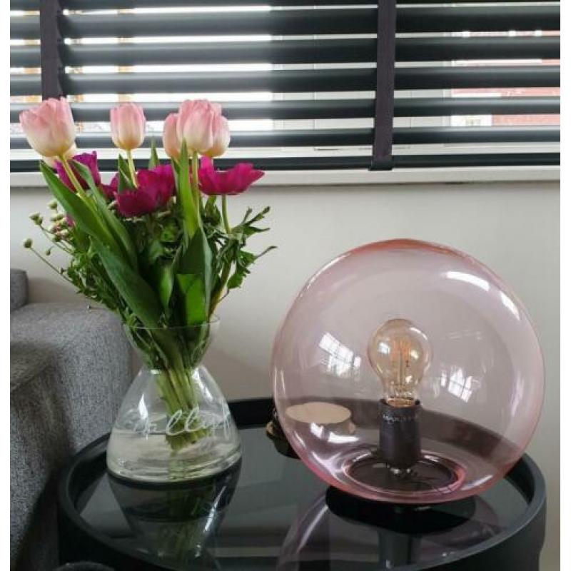 2 rose ronde bol lampen van Ikea 1tje nog nieuw in doos.