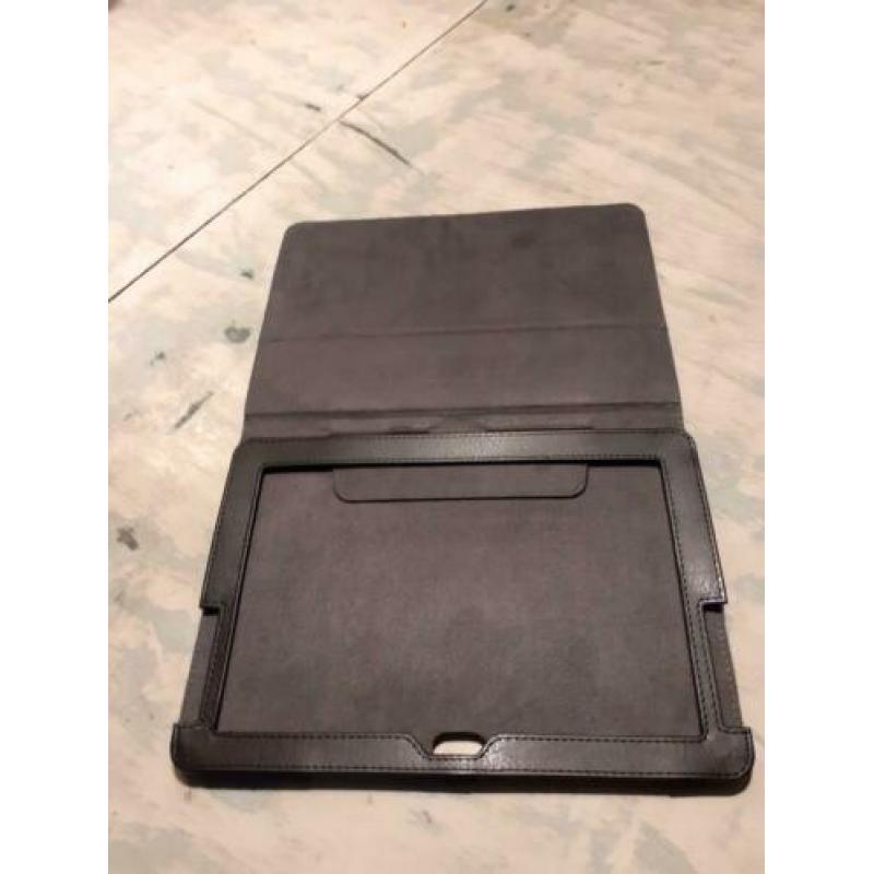 Kensington tablet hoes in de kleur zwart leatherlook.