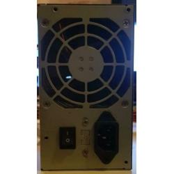 Suntek PW-330ATXE-12V stroomvoorziening