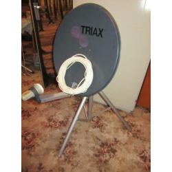 Triax schotelantenne op standaard