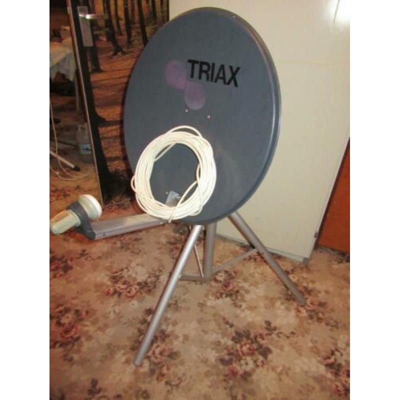 Triax schotelantenne op standaard