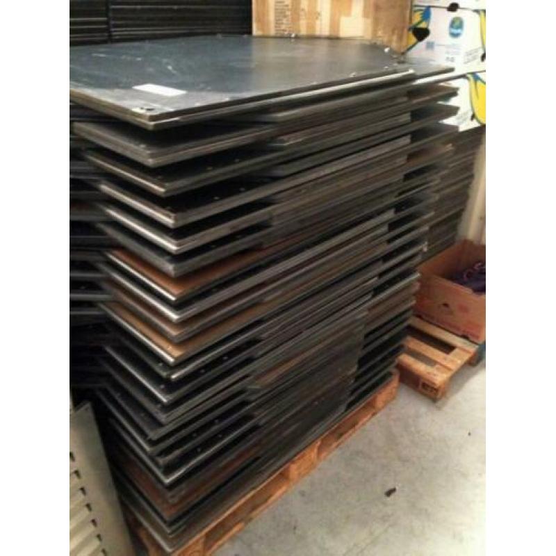 TRESPA plaatjes met punt (rechte stuk 75x75cm) €9,50