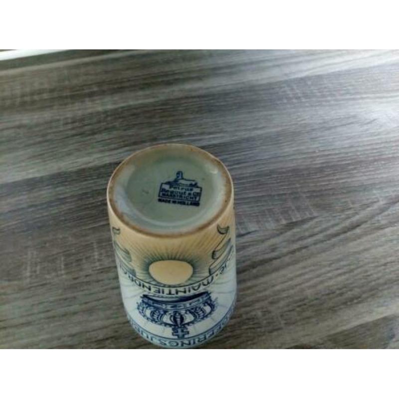 3 bekers van het koninklijk huis samen € 9.00