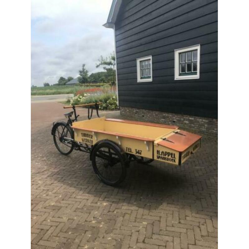 Bakfiets gerestaureerd uit 1949