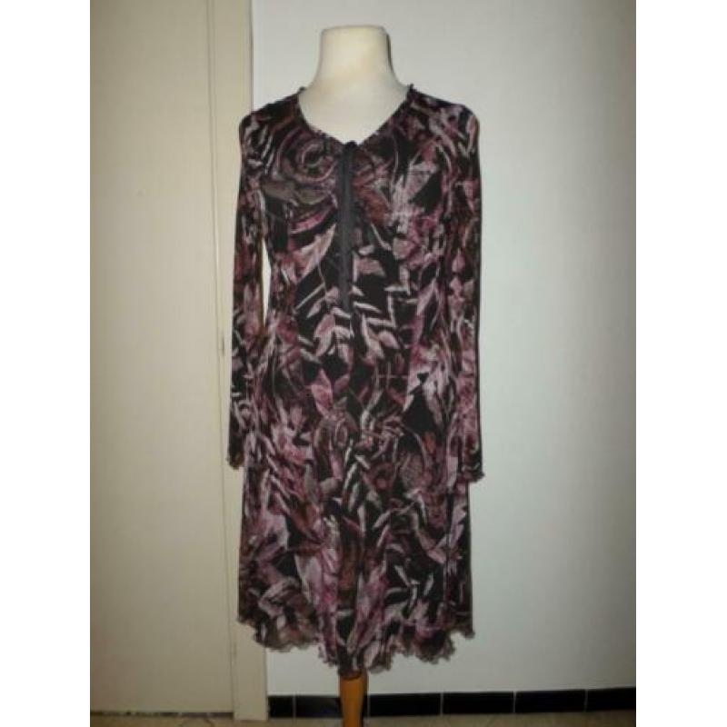 Fraaie ATMOS jurk met paarse rozen Mt. 44