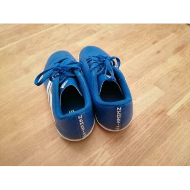 Blauwe Adidas gym/zaalschoenen