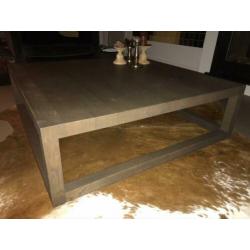 Stoere industriële houten salontafel