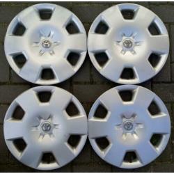 Set Toyota Wieldoppen 15 inch Origineel