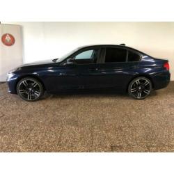 BMW 3-serie 320i High Executive | Groot navi | 19"LM | NL AU