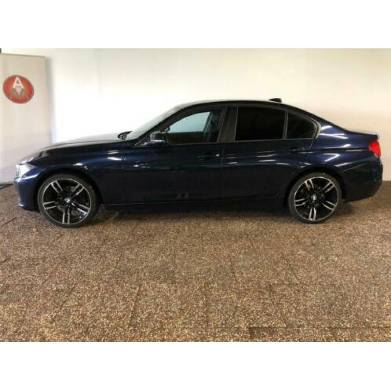 BMW 3-serie 320i High Executive | Groot navi | 19"LM | NL AU