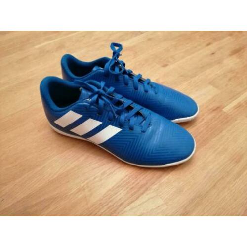 Blauwe Adidas gym/zaalschoenen