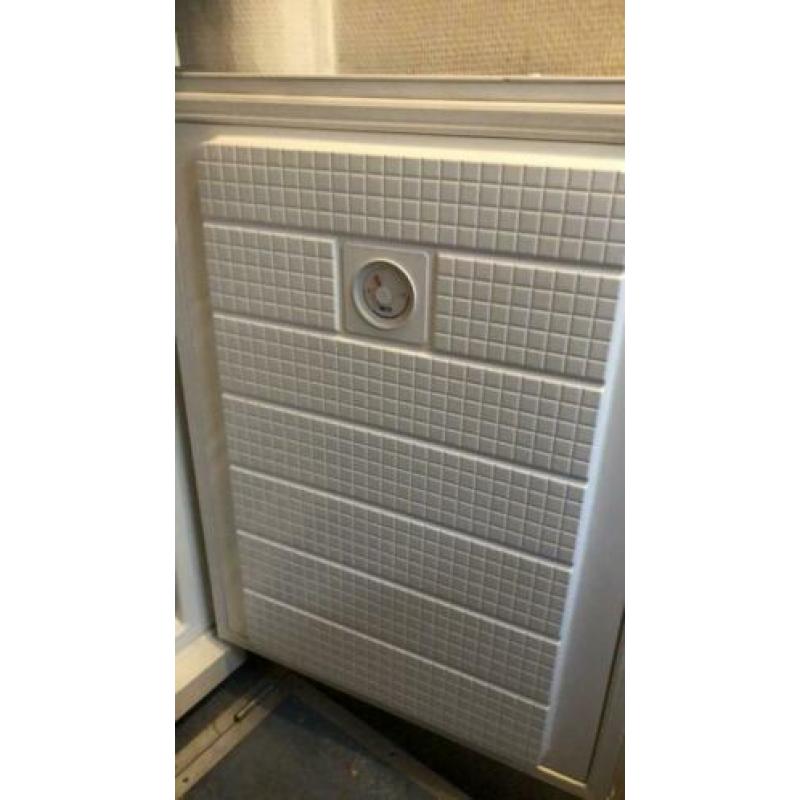 Bosch vriezer tafelmodel 82 liter 3 lades