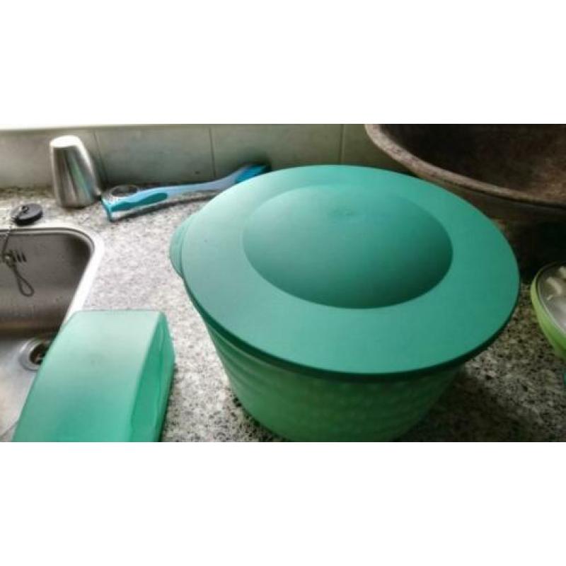 Tupperware slacentrifuge